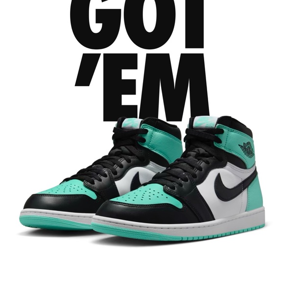 AIR JORDAN 1 RETRO HIGH OG 'GREEN GLOW' - Picture 4 of 9